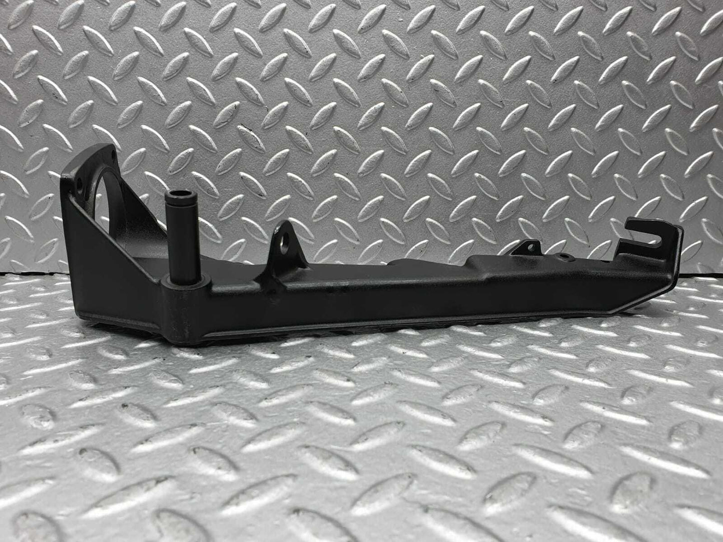 0110 Mercedes-Benz C107 350 SLC Brake Pedal Bracket 1072941101