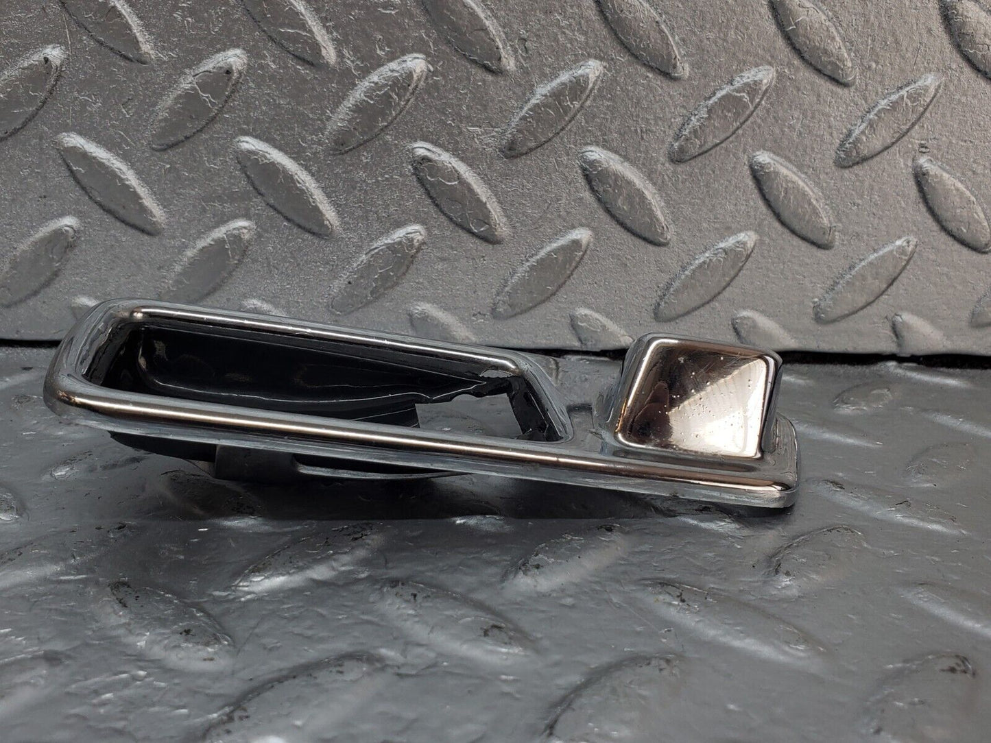 44392 Mercedes-Benz W123 280E Chrome Frame For Door Opener Left 1167660111