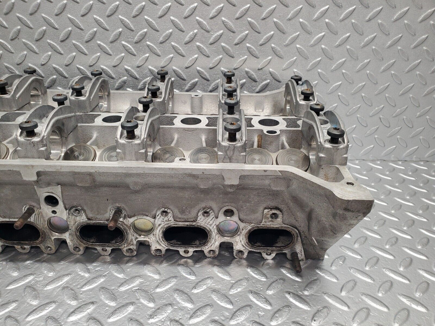 46239 Mercedes-Benz W124 280E Cylinder Head 1040161601