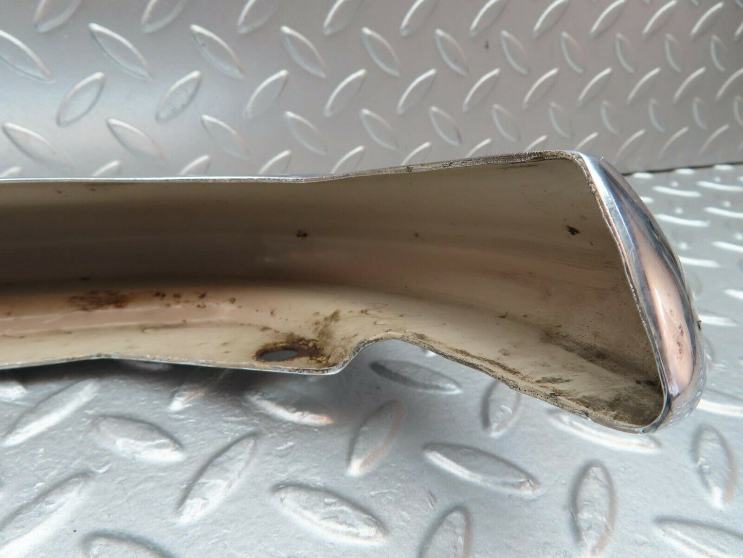 10623 Mercedes-Benz W108 Rear Left Upper Bumper Corner