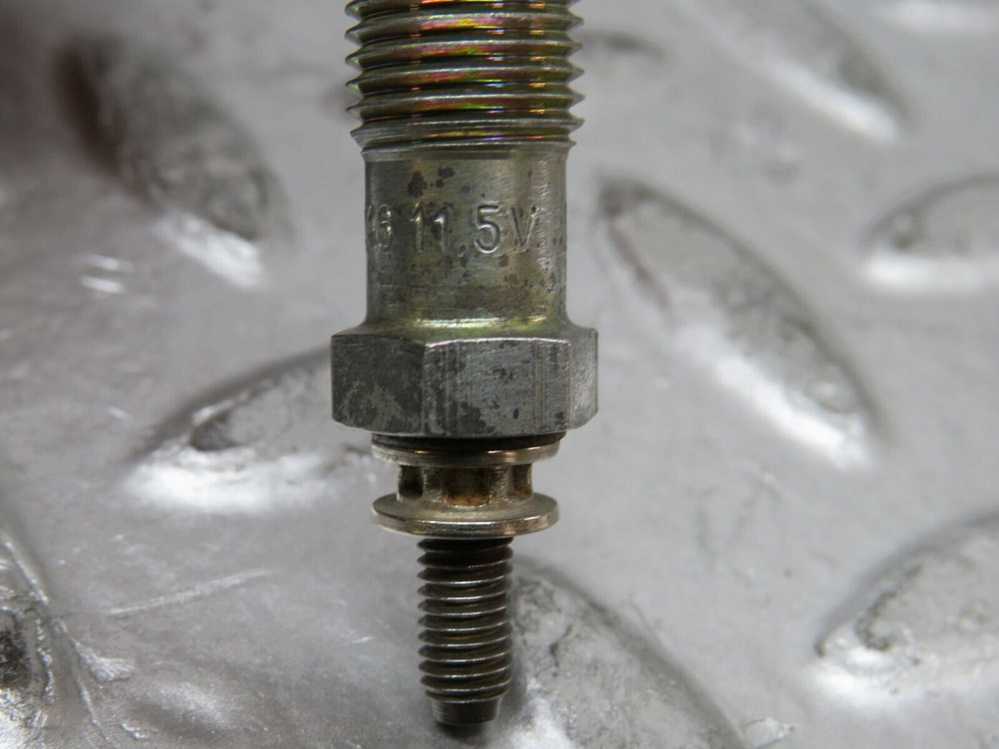 26996 Mercedes-Benz W123 240D Glow Plug Set Bosch