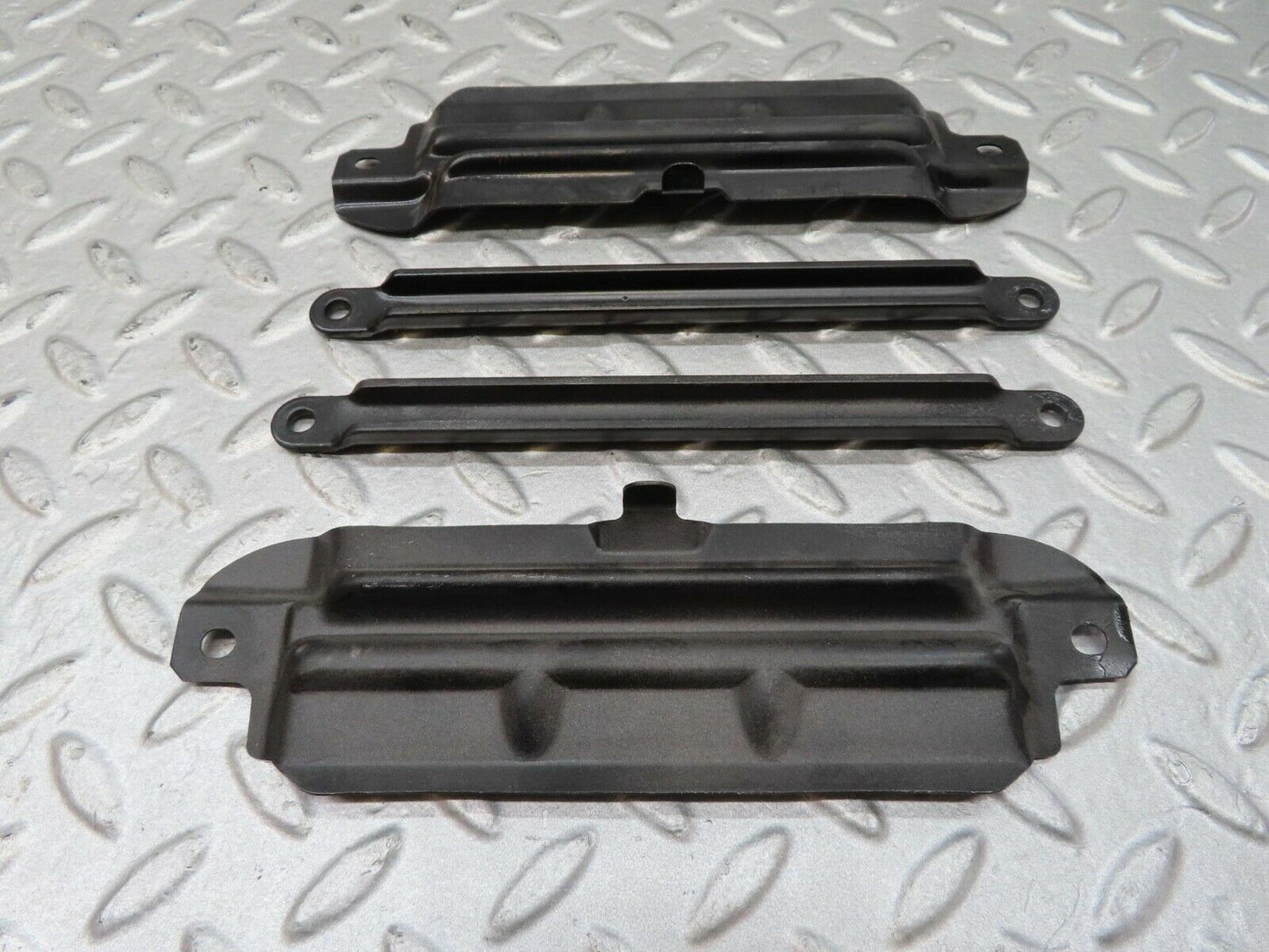 16478 Mercedes-Benz W124 260E Seat Belt Guide Bracket