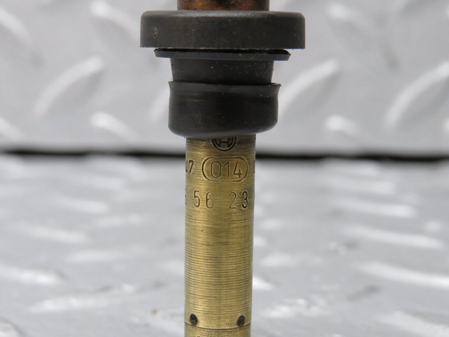 38902 Mercedes-Benz W201 190E 2.6L Fuel Injector Bosch 0000785623 0437502047