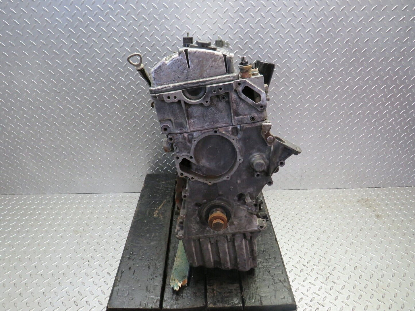 30570 Mercedes-Benz W124 230E Complete Engine 1020113501 M102.982