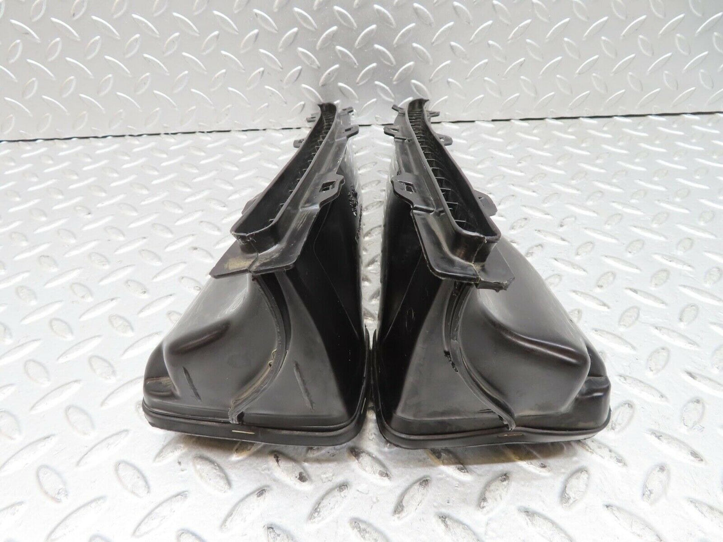 15880 Mercedes-Benz W123 280E Air Duct Vent Left And Right 1238300119