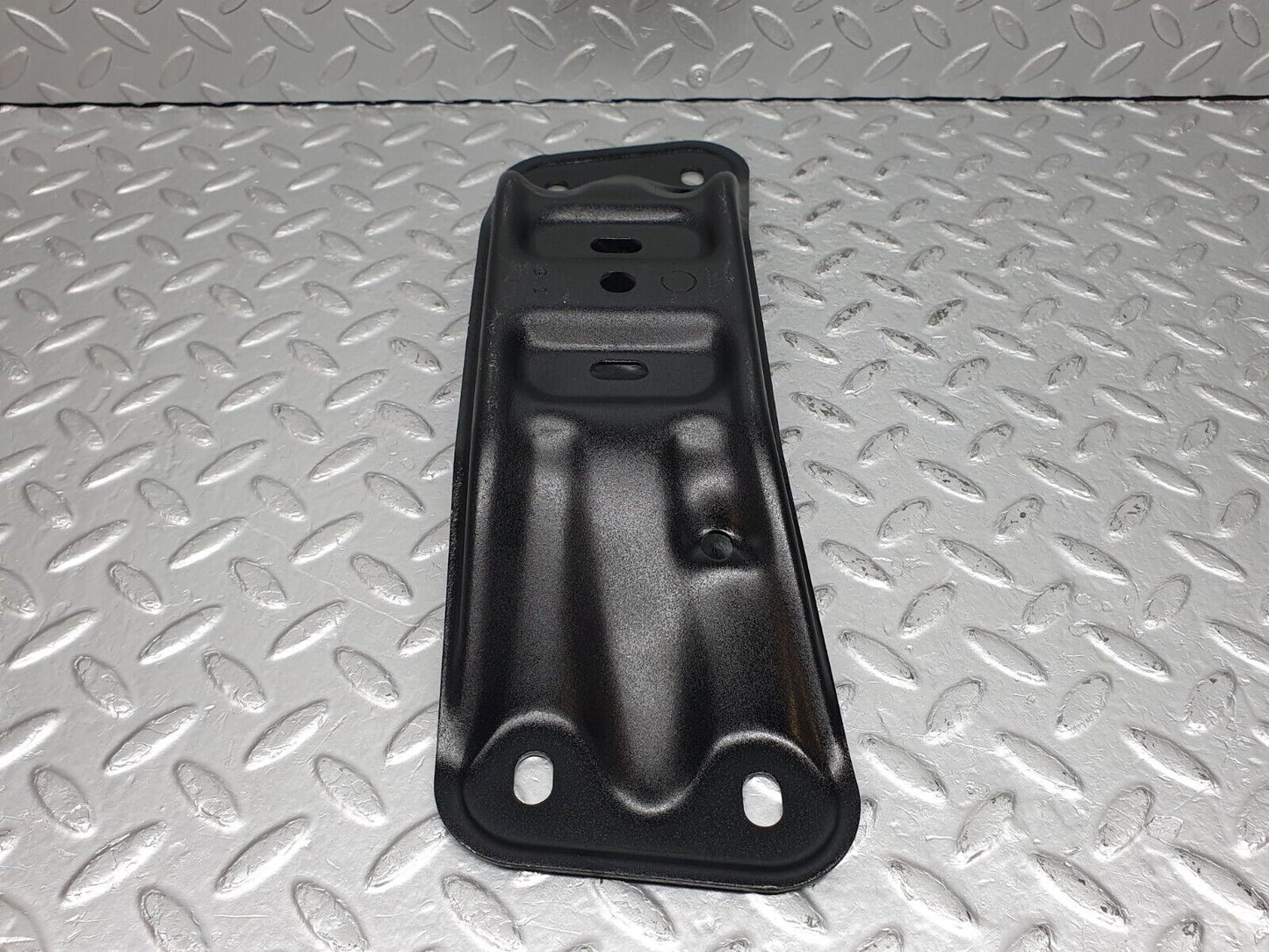 41148 Mercedes-Benz W126 300SE Gearbox Mount Bracket