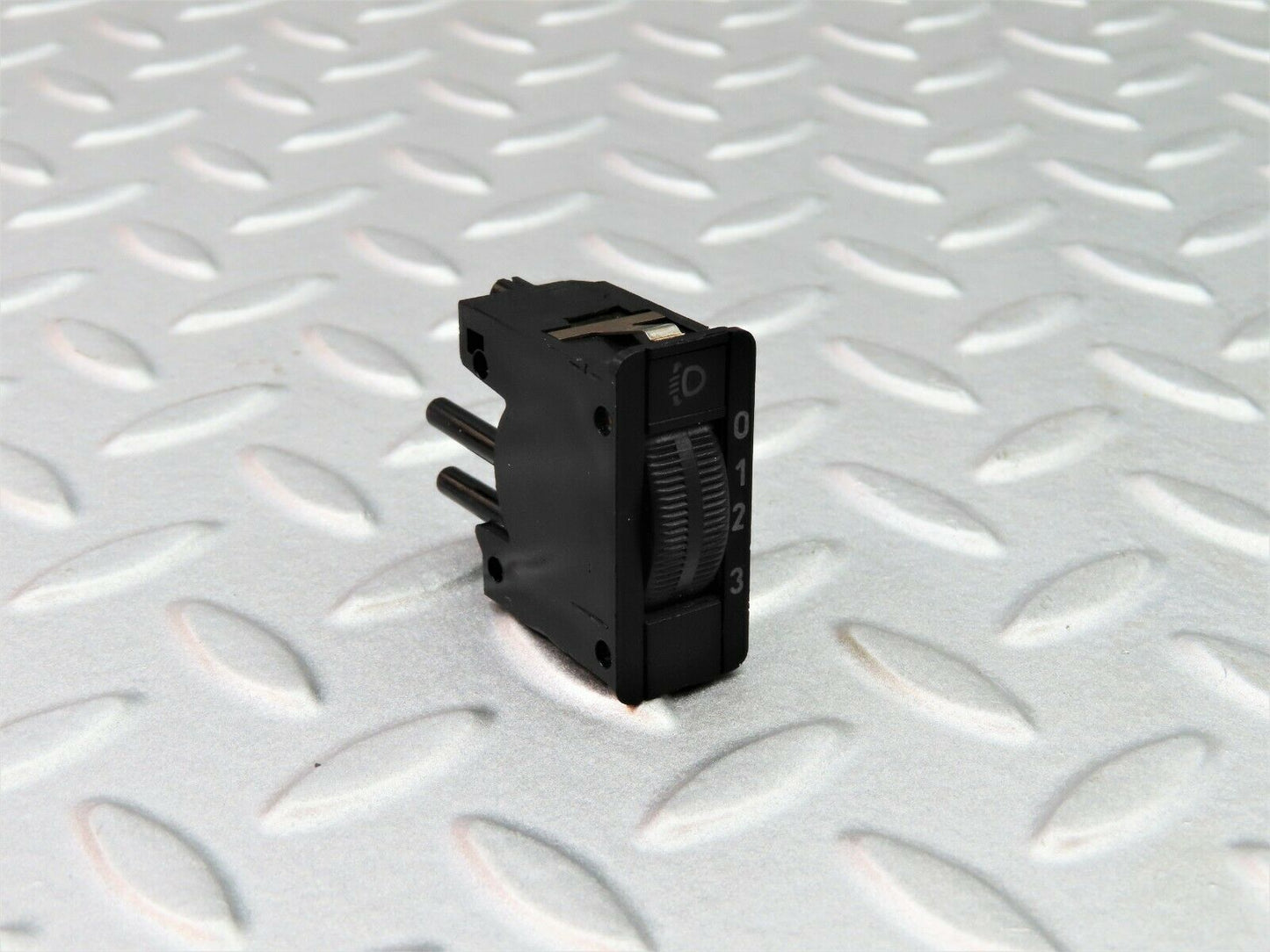 5799 Mercedes-Benz W123 200 Headlight Level Switch 0008000473