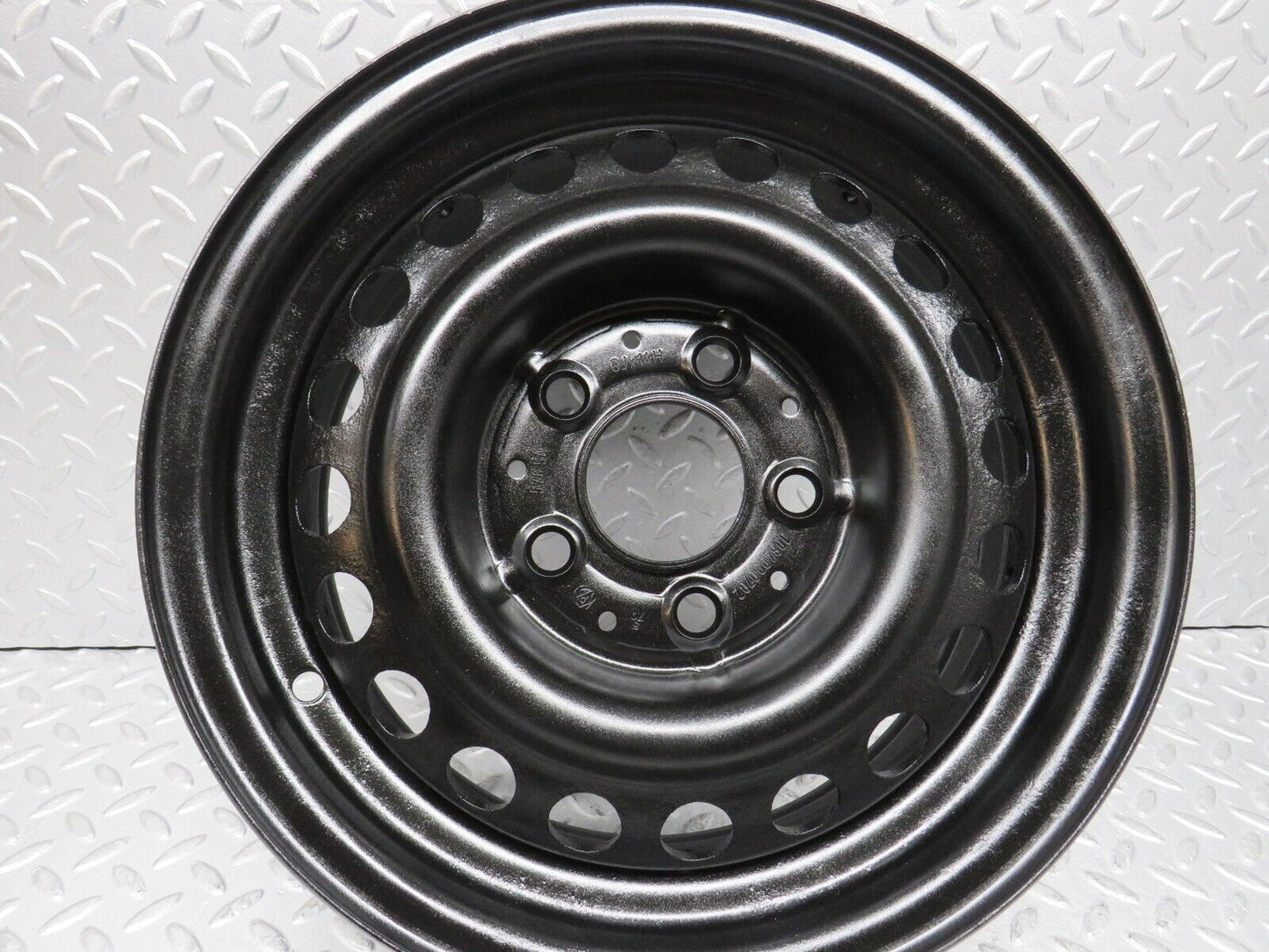 37727 Mercedes-Benz W109 300SEL Steel Wheel 6Jx14H2 ET30 1084000702