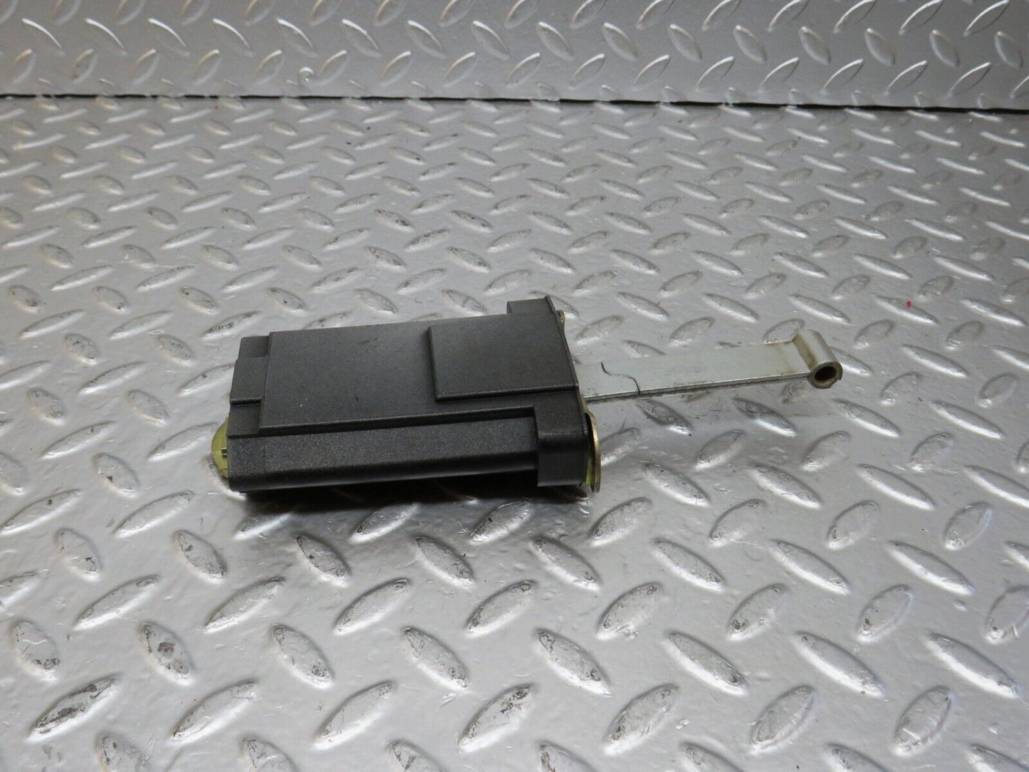 24752 Mercedes-Benz W140 S320 Rear Door Safety Check Strap