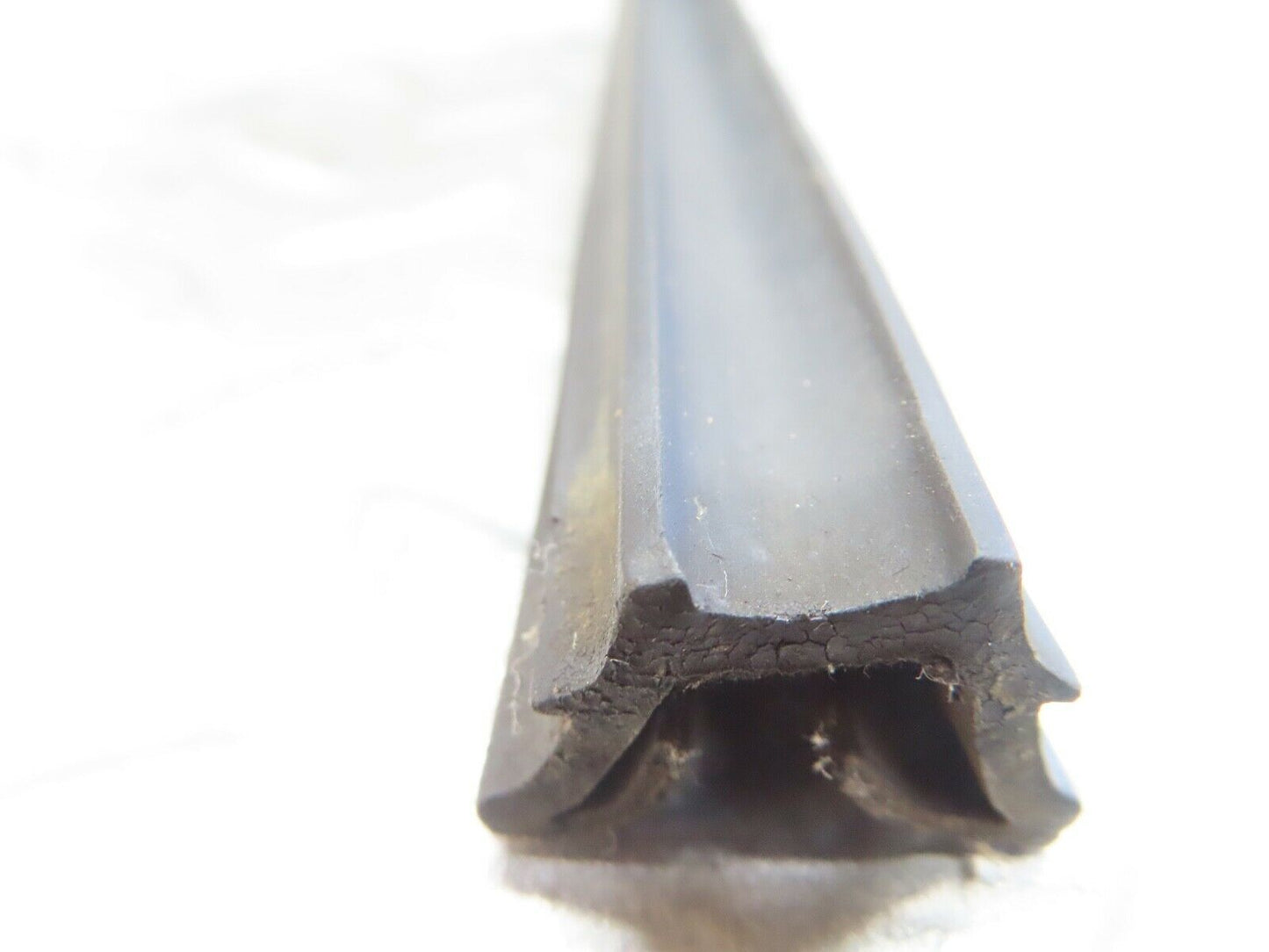 18813 Mercedes-Benz W116 Rear Left Door Window Channel Felt Guide Seal