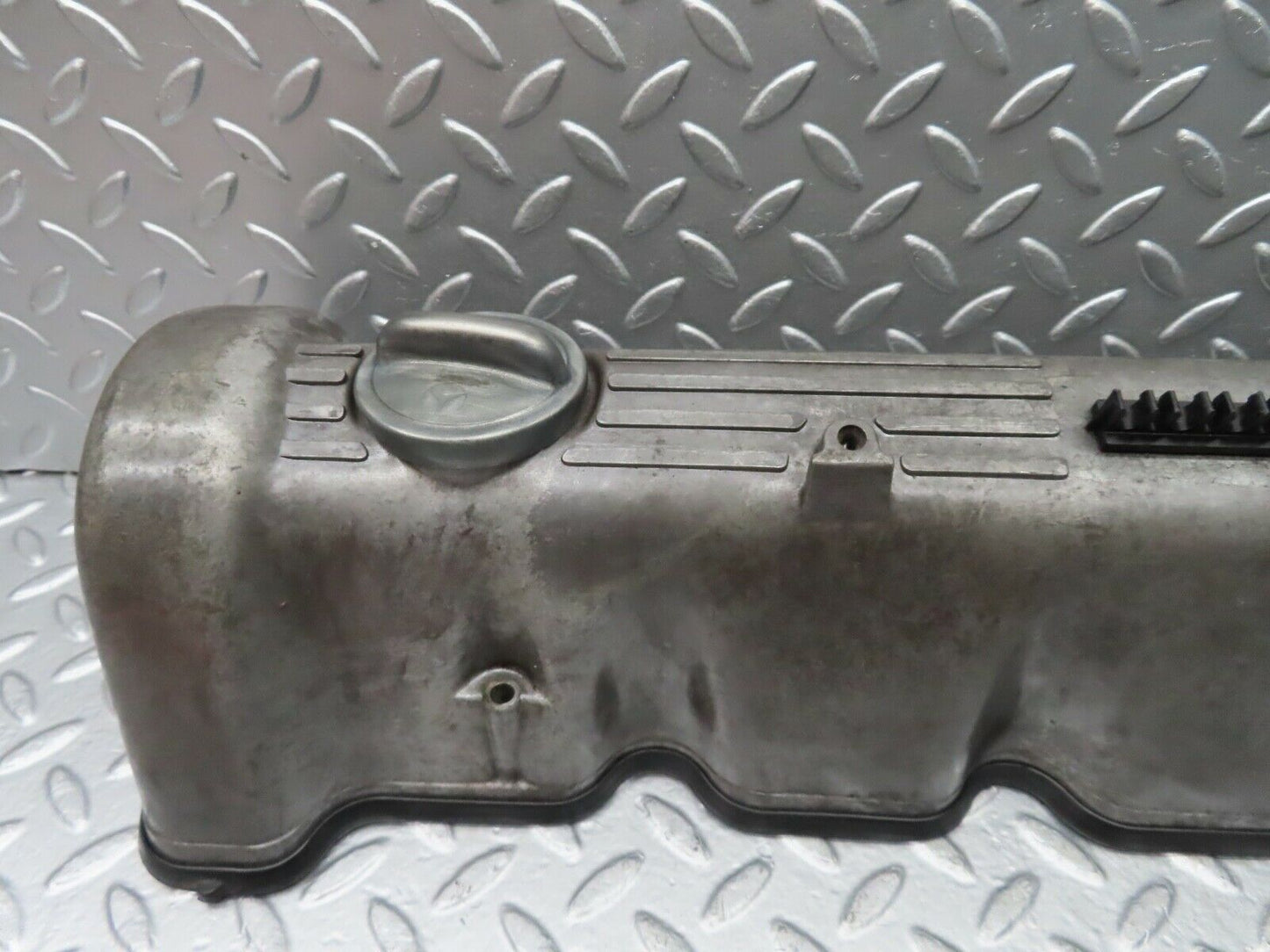 20706 Mercedes-Benz R107 450SL Cylinder Head Valve Cover 1170160105