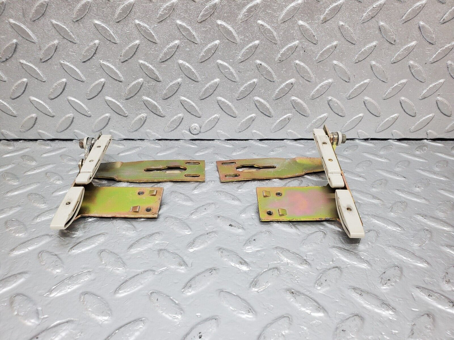 44539 Mercedes-Benz W123 280E Power Sunroof Mechanism Sliding