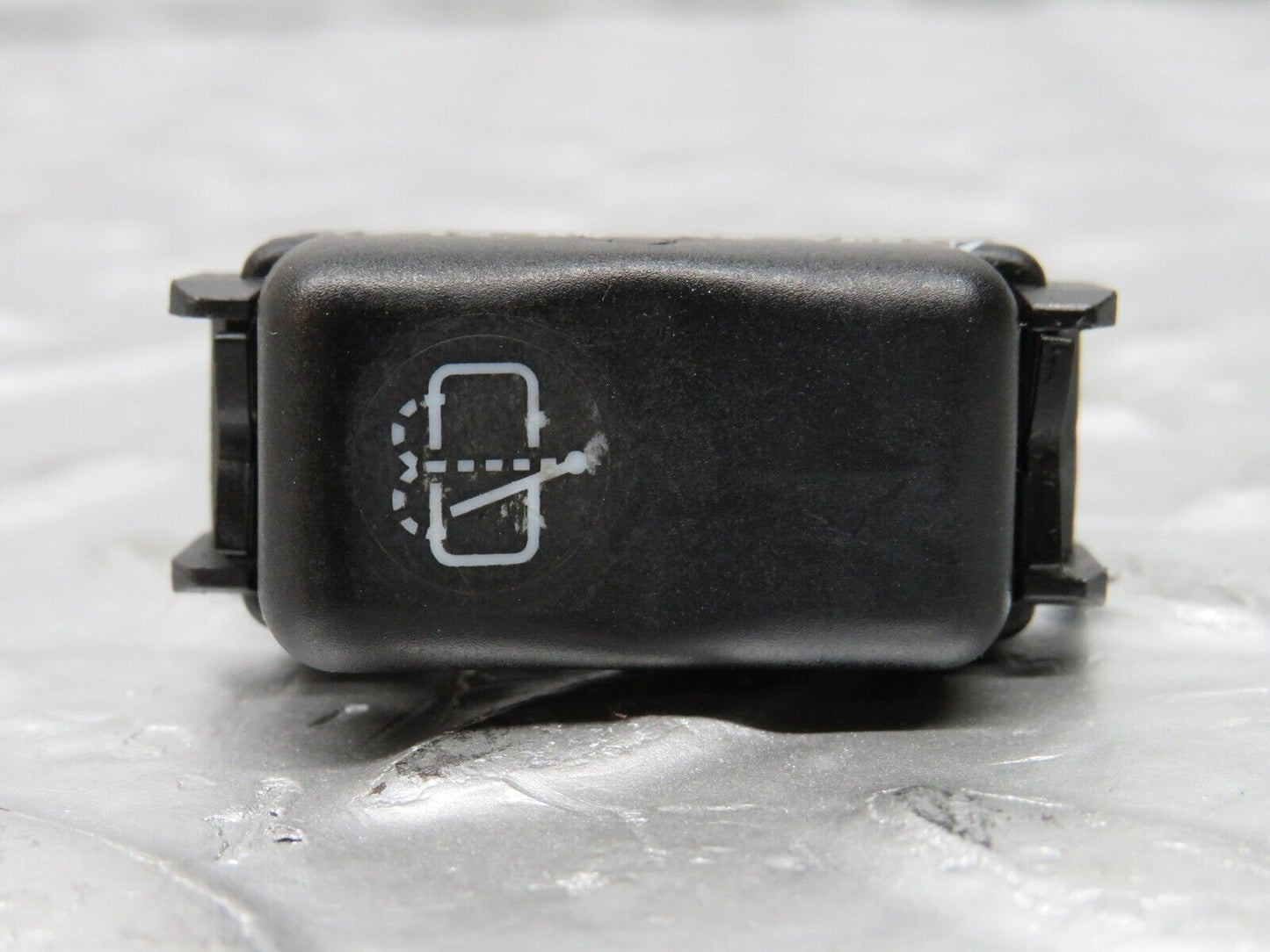 31379 Mercedes-Benz S124 220TE Wagon Tailgate Window Washer Switch 1248210051