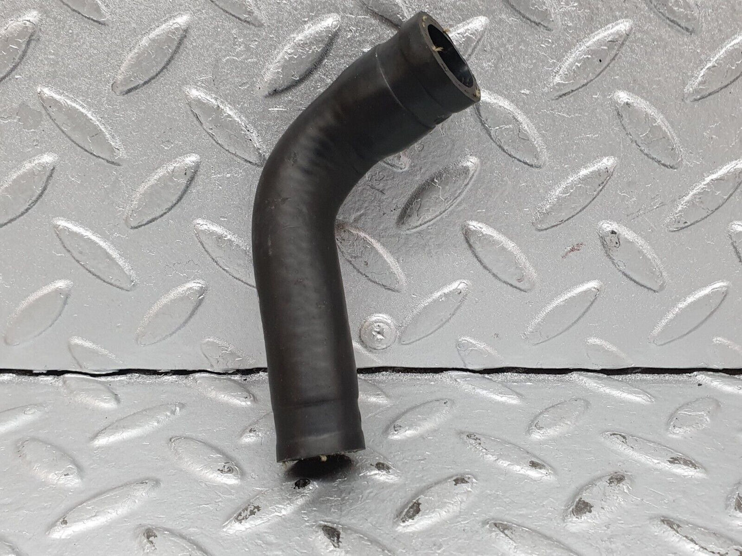 41174 Mercedes-Benz W126 300SE Heater Hose Pipe