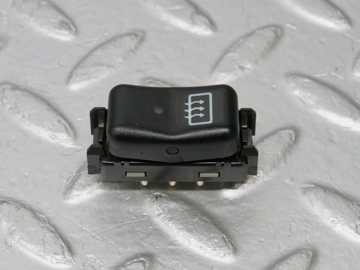 33333 Mercedes-Benz W202 C180 Rear Windscreen Defroster Switch 1408205110