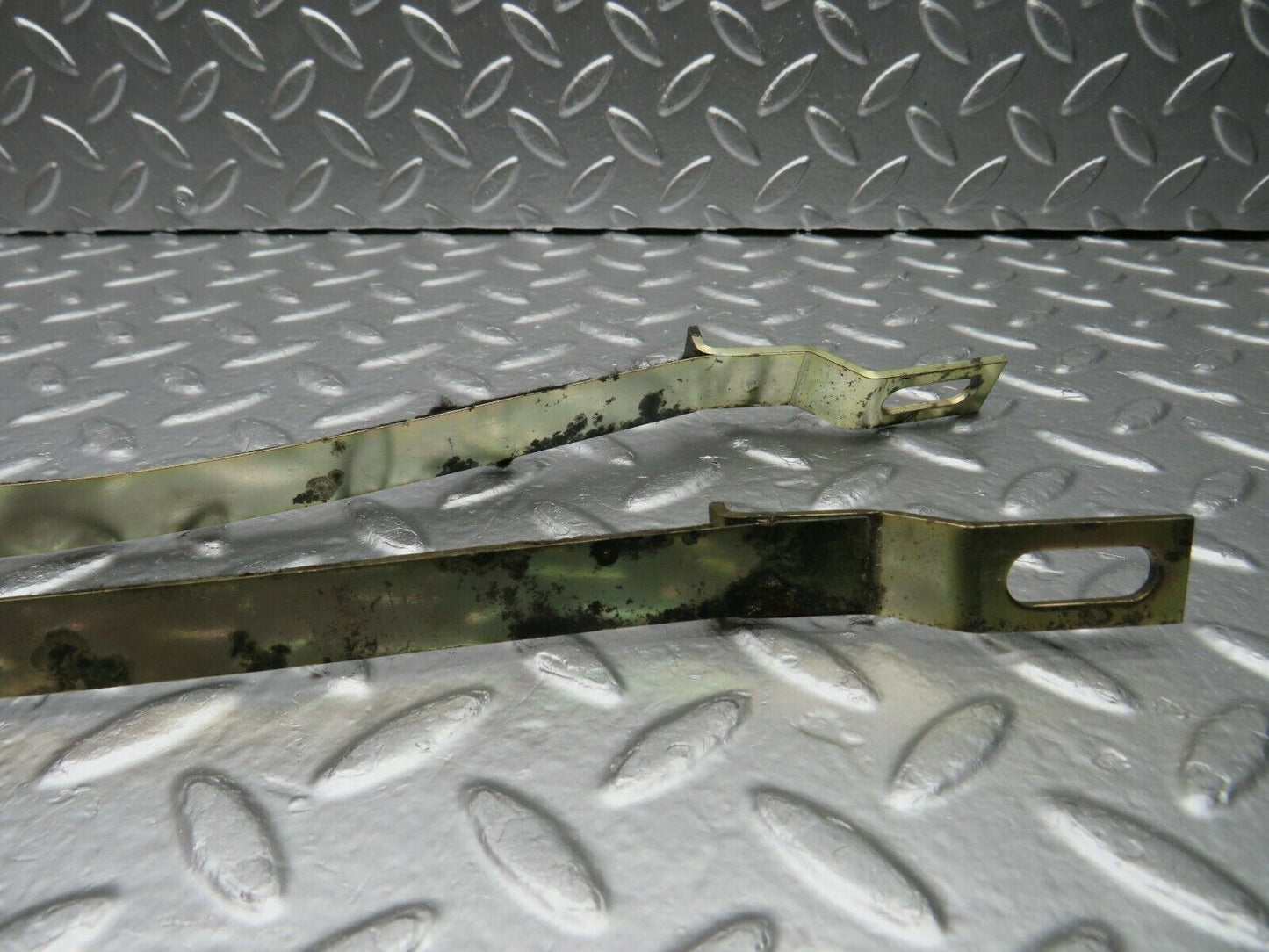 22301 Mercedes-Benz S123 280TE Wagon Heater Box Holder Strap