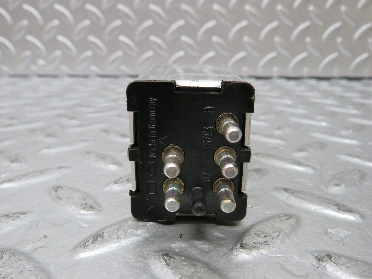 26201 Mercedes-Benz W116 450SE Heated Window Relay 1078200110
