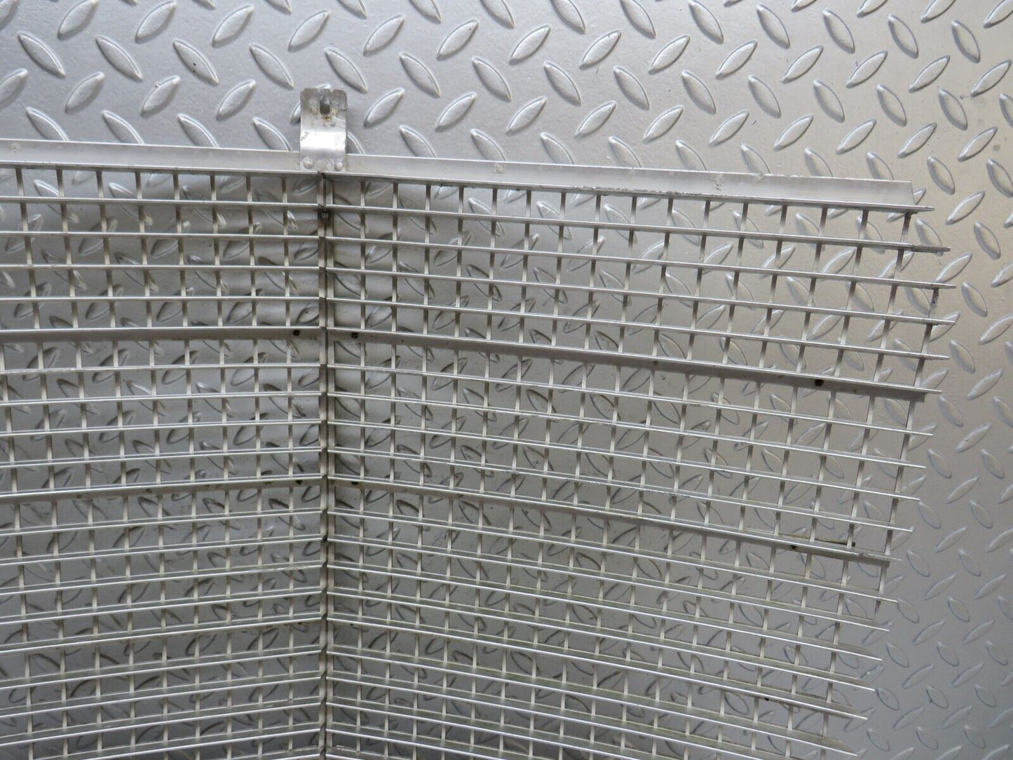 37583 Mercedes-Benz W109 300SEL Bonnet Grill