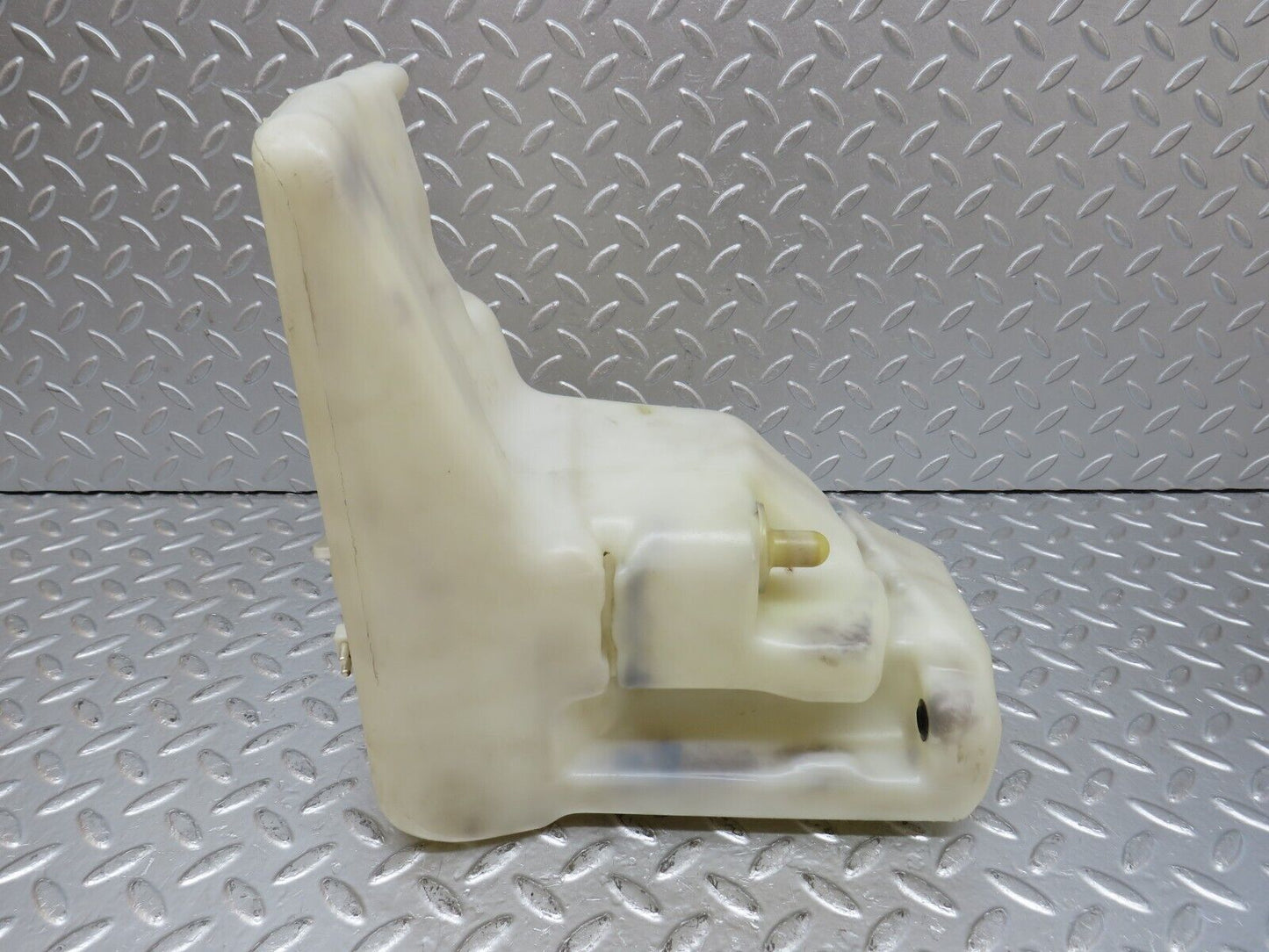 33524 Mercedes-Benz W202 C180 Windscreen Washer Fluid Reservoir 2028690020