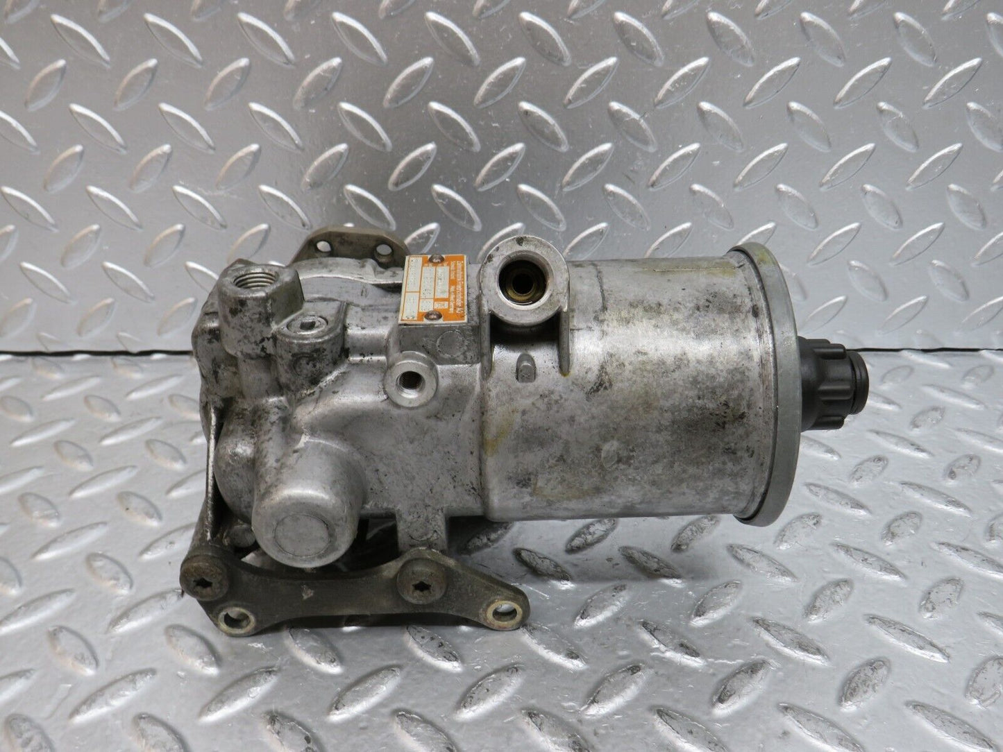 29505 Mercedes-Benz W124 230E Power Steering Pump 1244600980 7682900110
