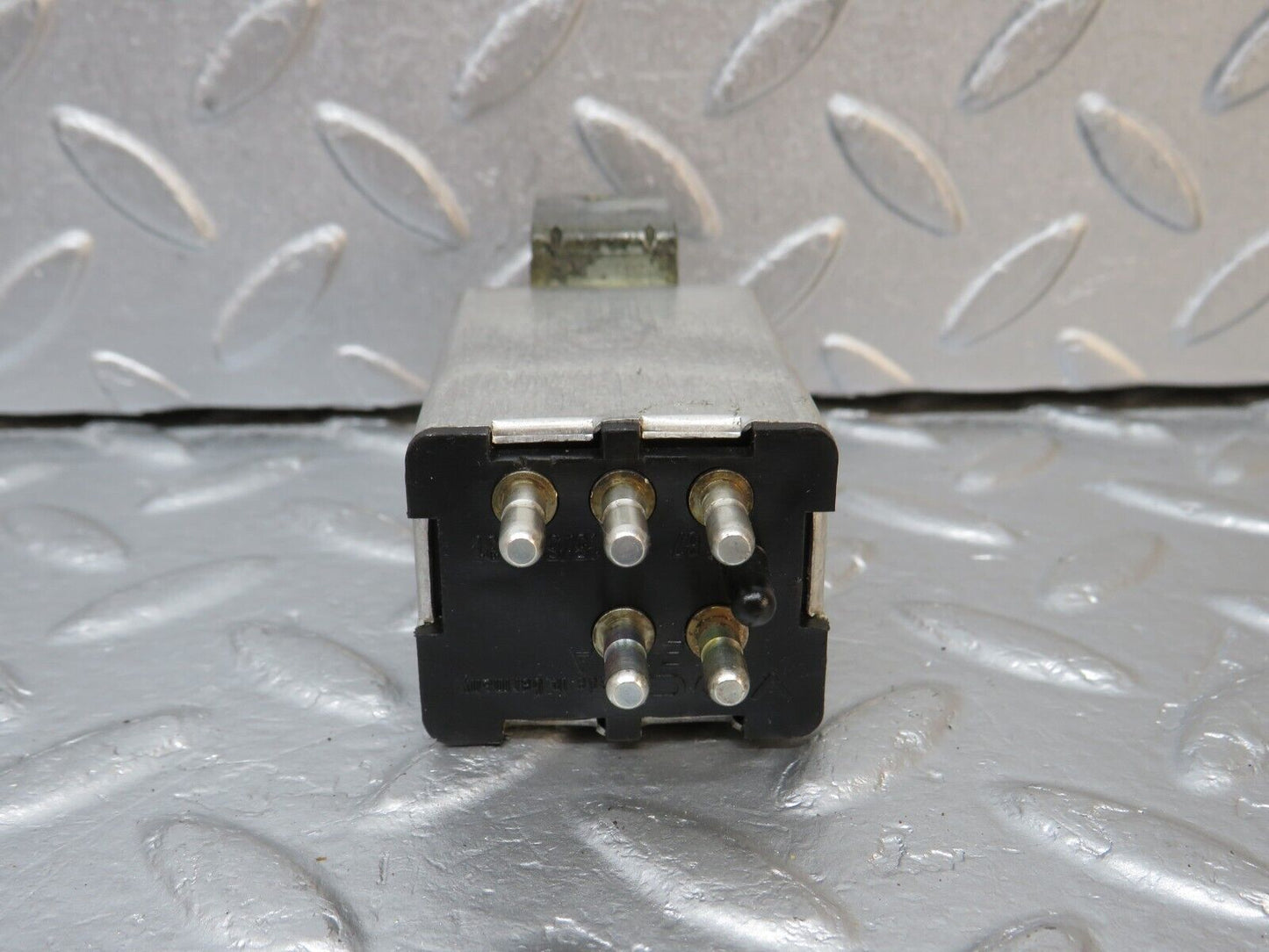 39828 Mercedes-Benz R107 350SL Heated Window Relay 1078200110