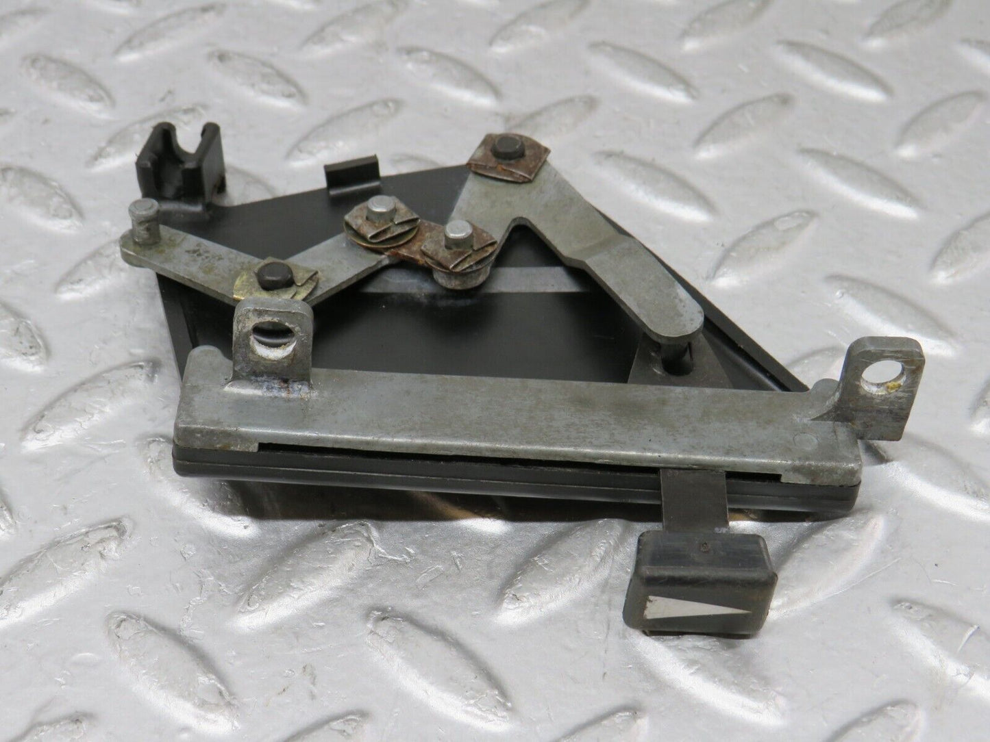 35539 Mercedes-Benz R107 280SL Air Vent Control Lever Left 1078300385