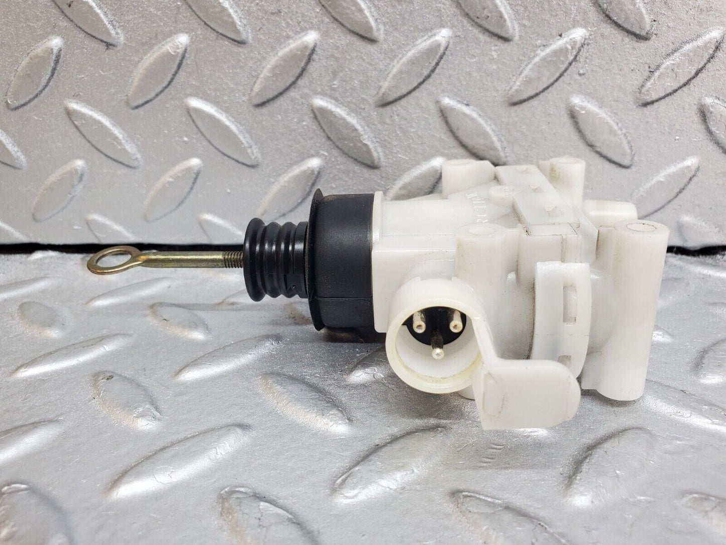 44755 Mercedes-Benz W124 220E Right Door Lock Vacuum Actuator Hella
