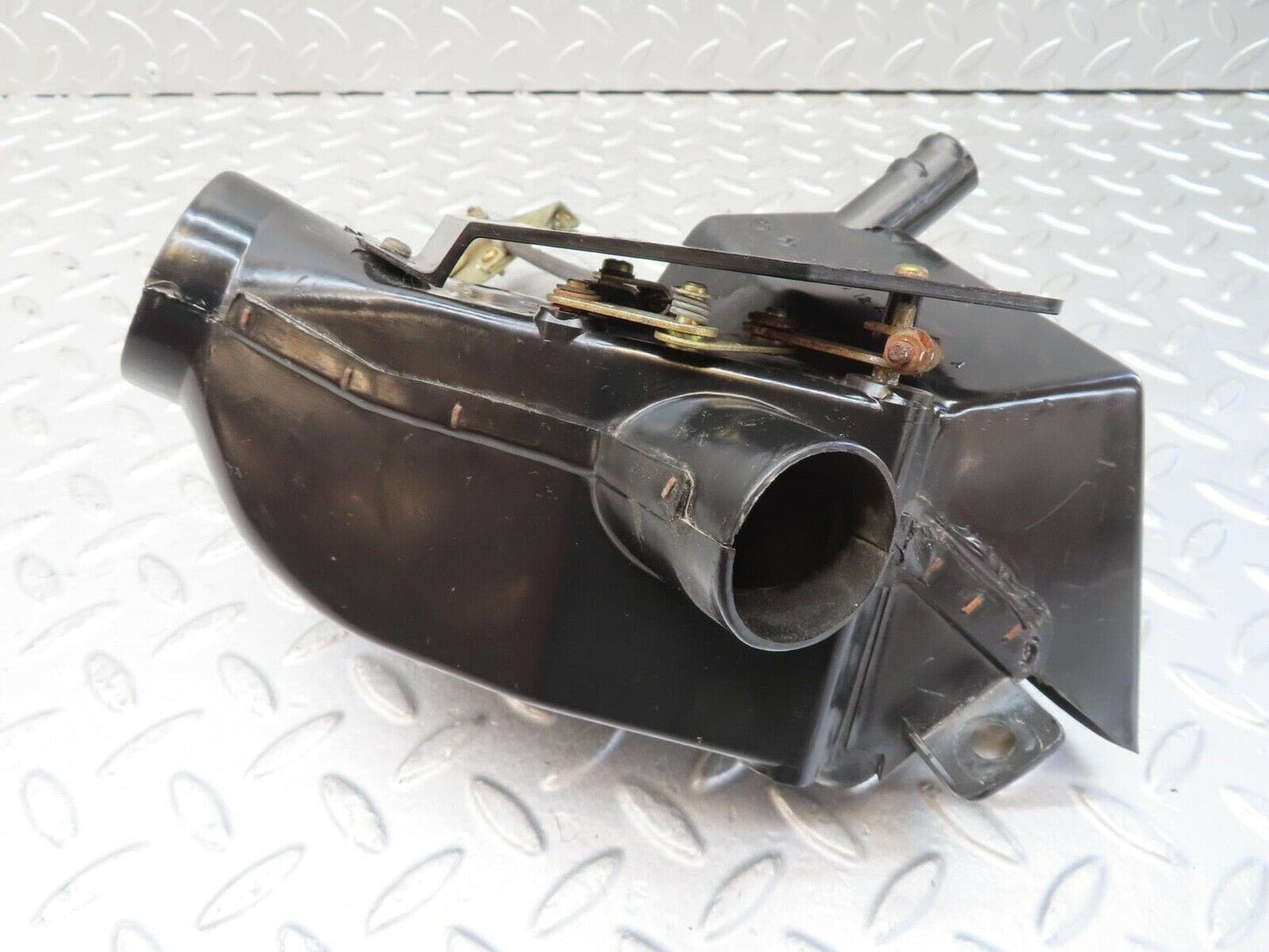 12393 Mercedes-Benz W108 280SE 3.5 Air Vent Control Right Side 1088301245