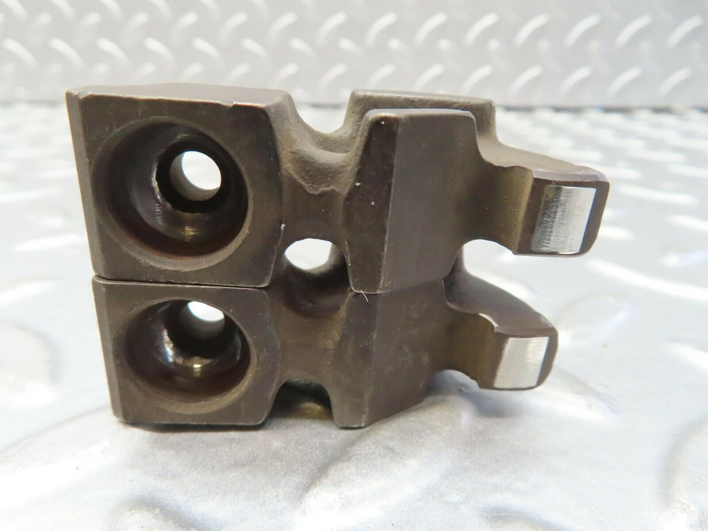 15694 Mercedes-Benz R107 450SL Coupe Valve Rocker Arm With Valve Tappet Pair