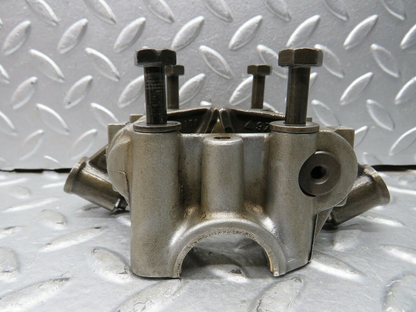 21742 Mercedes-Benz W126 300SE Rocker Arms Camshaft Bearing Block 1030510610