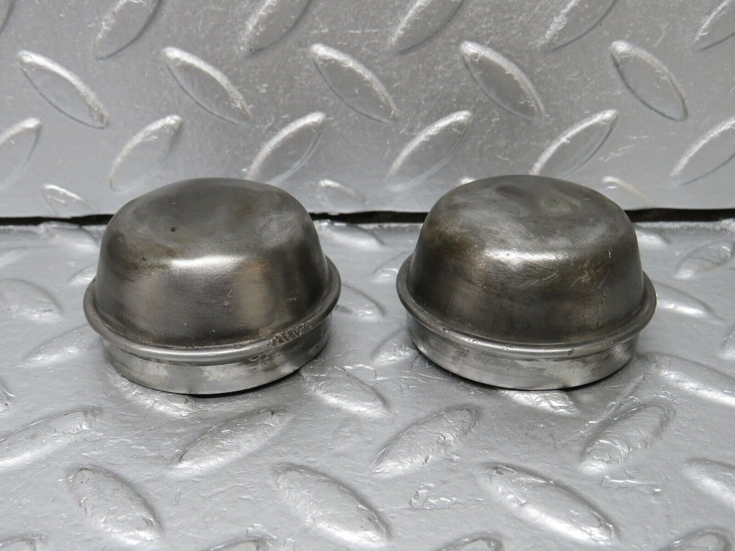 40309 Mercedes-Benz W110 230 Wheel Hub Locking Cap