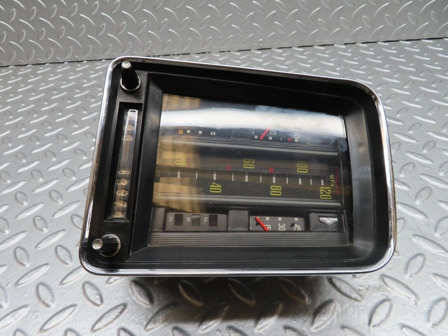 12699 Mercedes-Benz W111 220SE Instrument Cluster