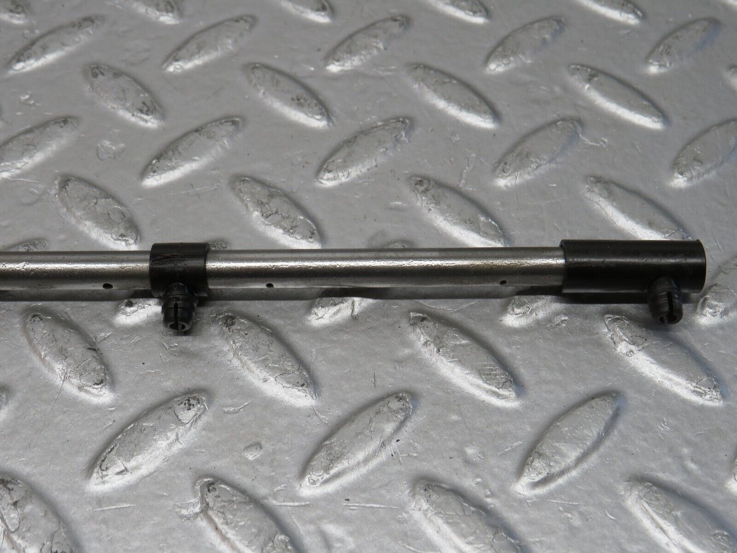 32878 Mercedes-Benz C107 R107 350 V8 Camshaft Oil Tube
