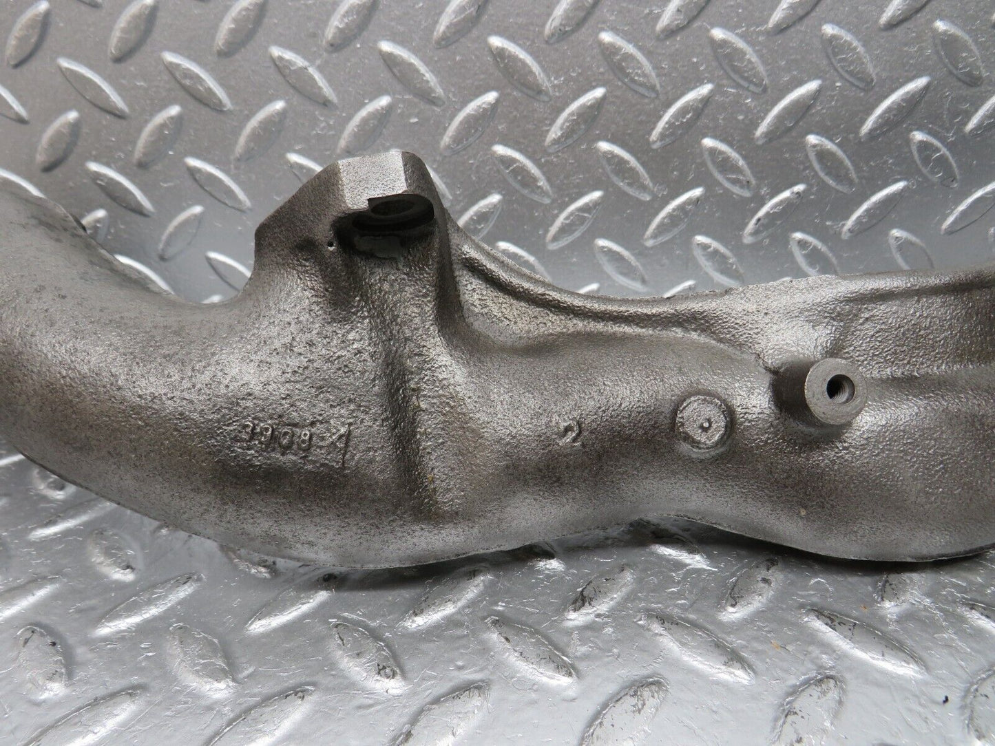 33108 Mercedes-Benz W126 560SE Exhaust Manifold Right 1171424602