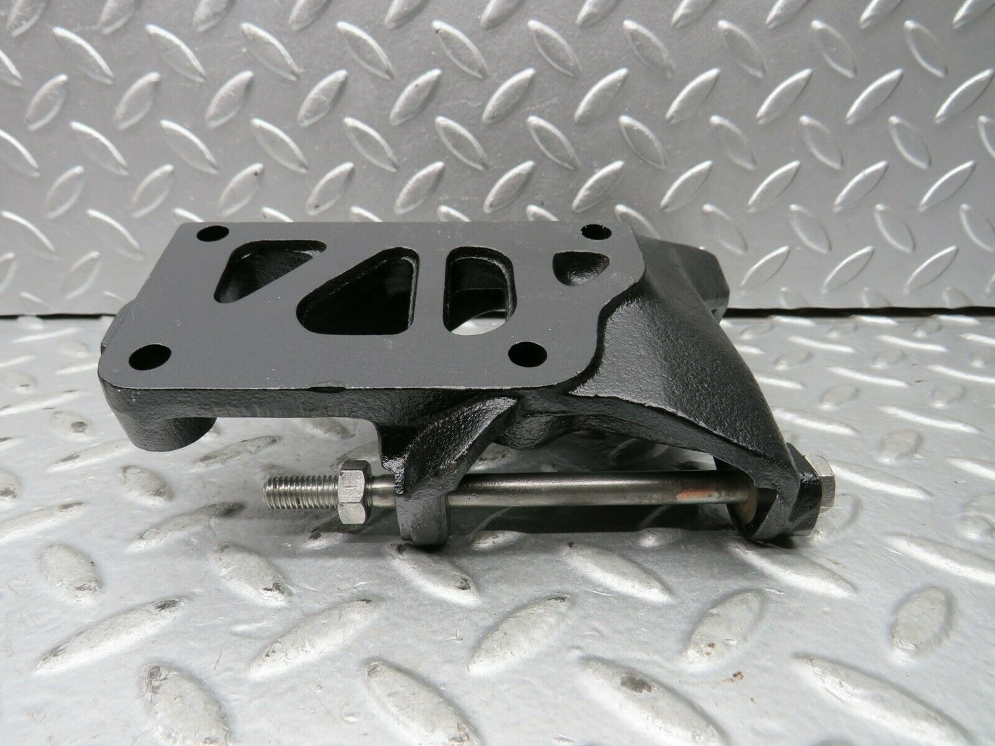 22152 Mercedes-Benz S123 280TE Alternator Generator Bracket 1101550735