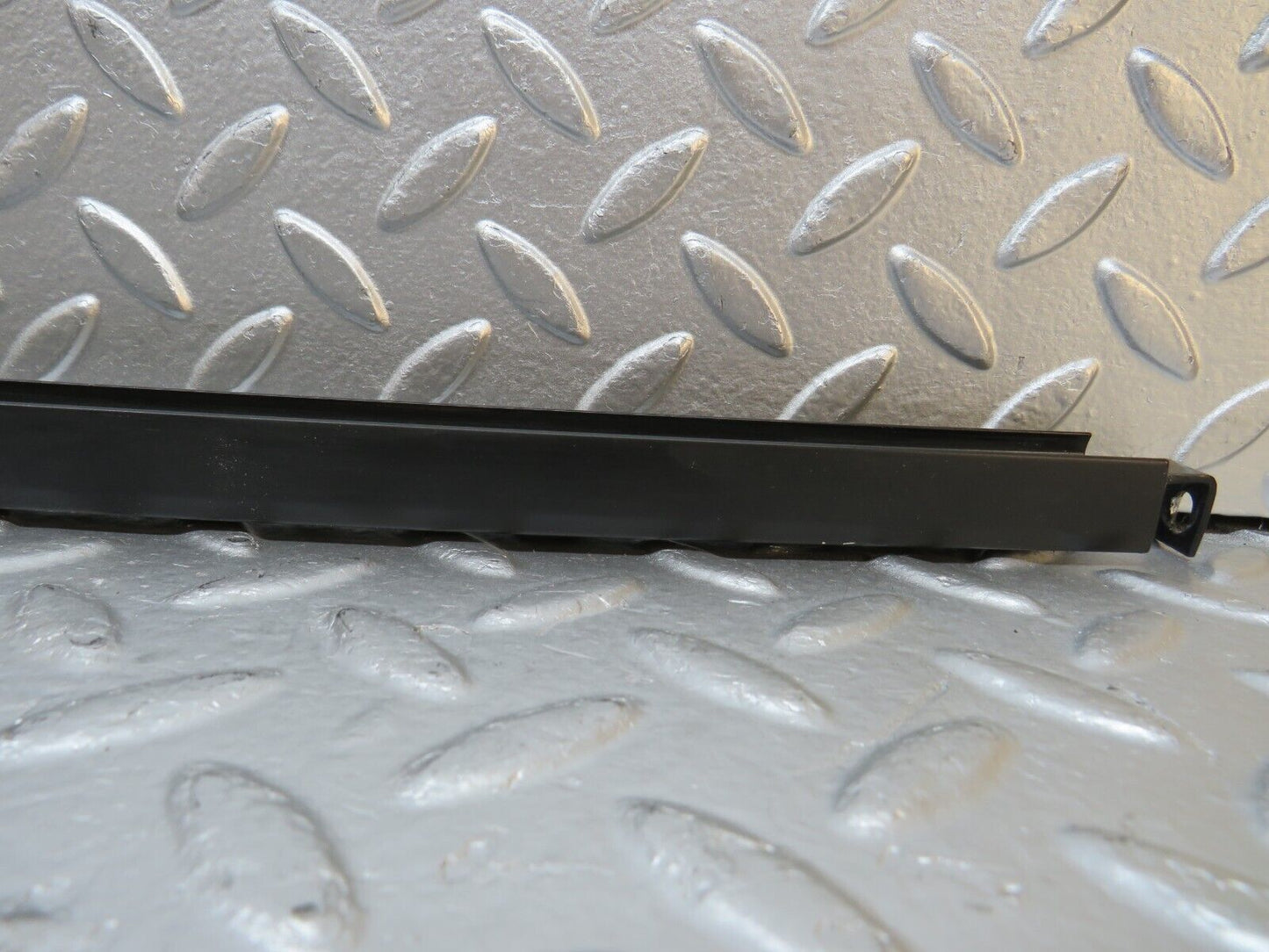 31210 Mercedes-Benz S124 220TE Wagon Rear Right Door Window Channel