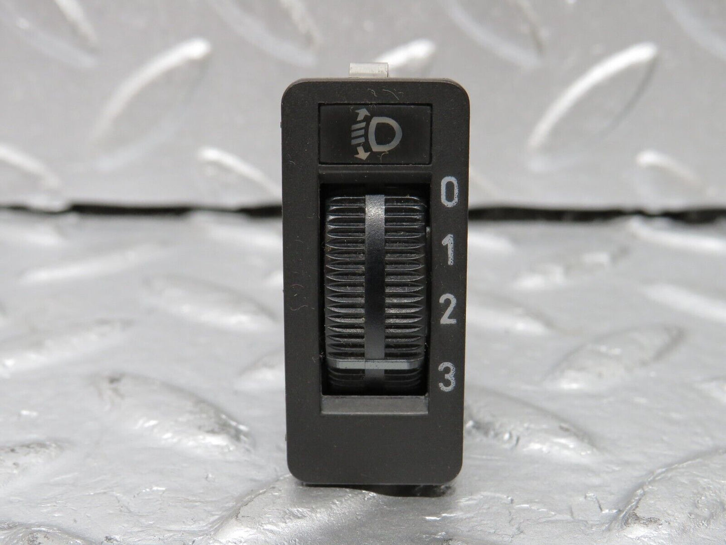 34354 Mercedes-Benz C126 380SEC Coupe Headlight Level Switch 0008000773