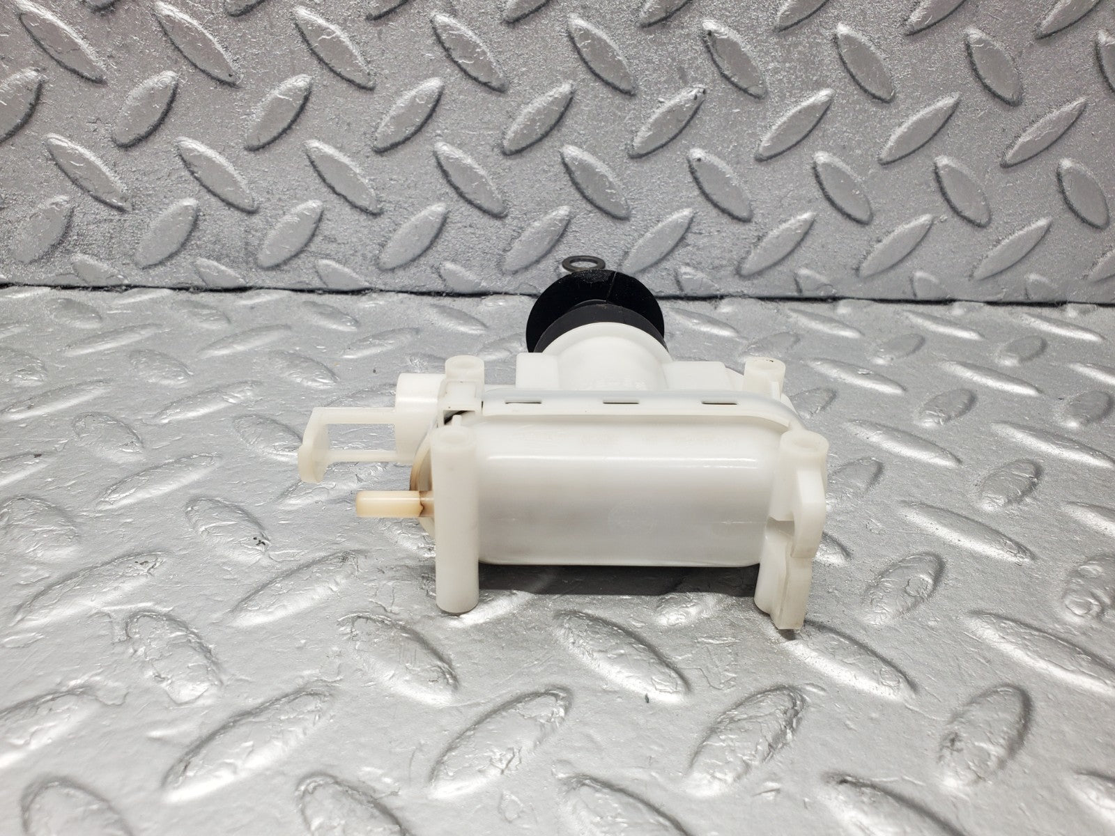 W201 Baby Benz front left door lock vacuum actuator used OEM