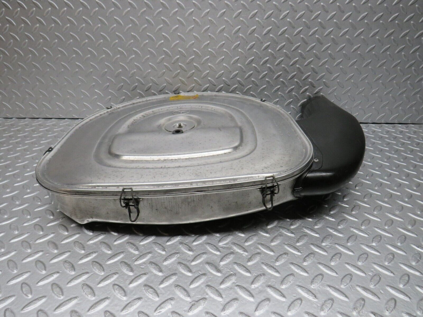 39176 Mercedes-Benz R107 500SL Aluminium Air Filter Housing 0100948602