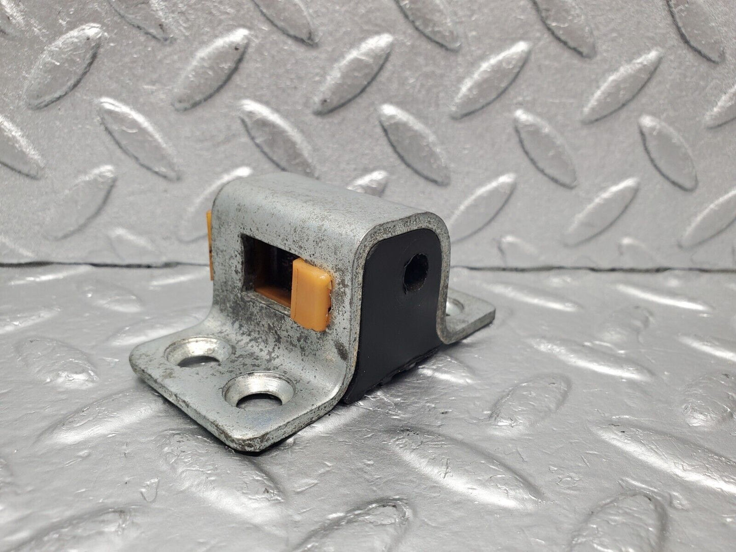 46475 Mercedes-Benz C123 280CE Coupe Right Door Lock Latch