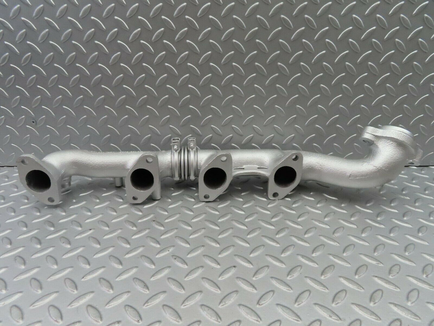 6331 Mercedes-Benz W126 380SE Exhaust Manifold Left Side 1161422902