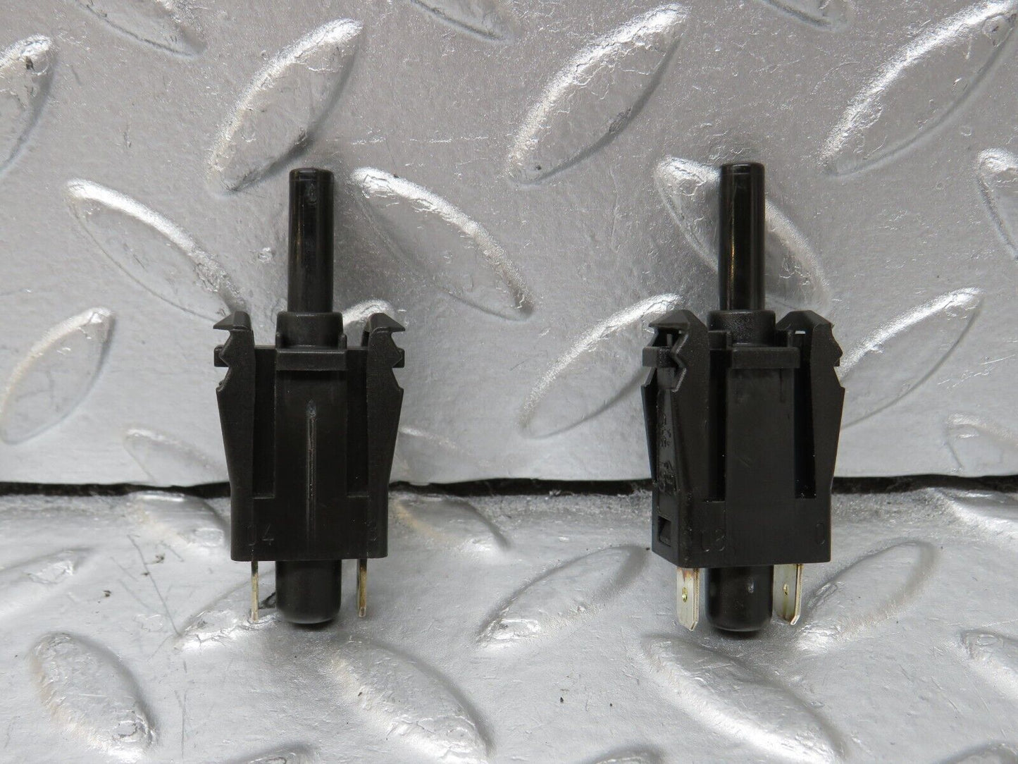 34905 Mercedes-Benz W210 320E Door Contact Switch 2x 0015458714