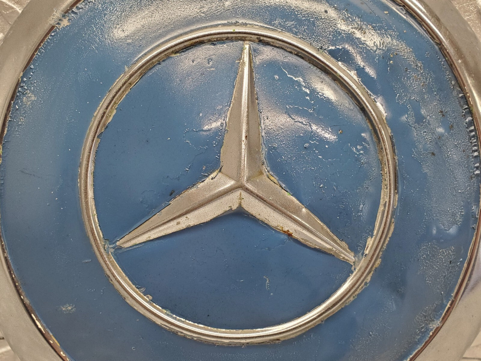 44523929