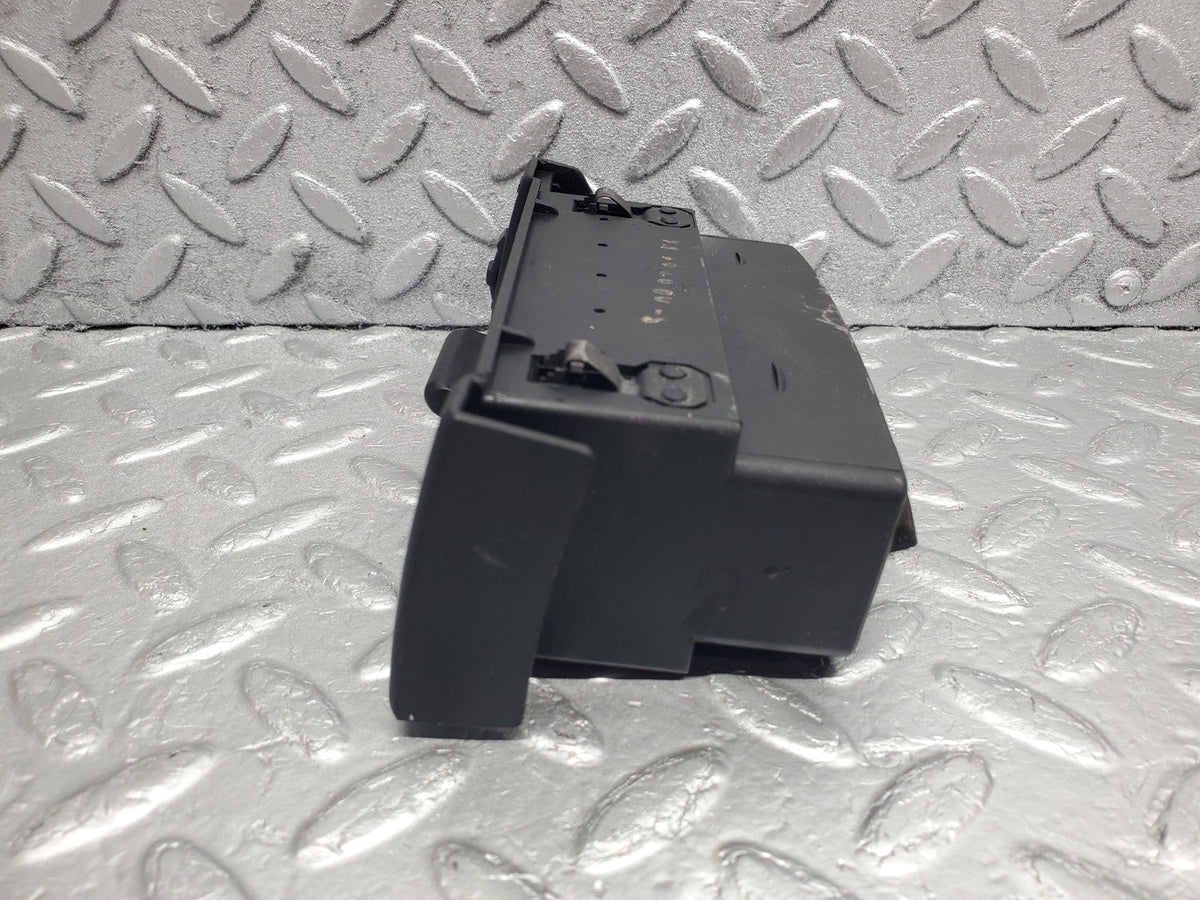 W124 dashboard air vent right used OEM