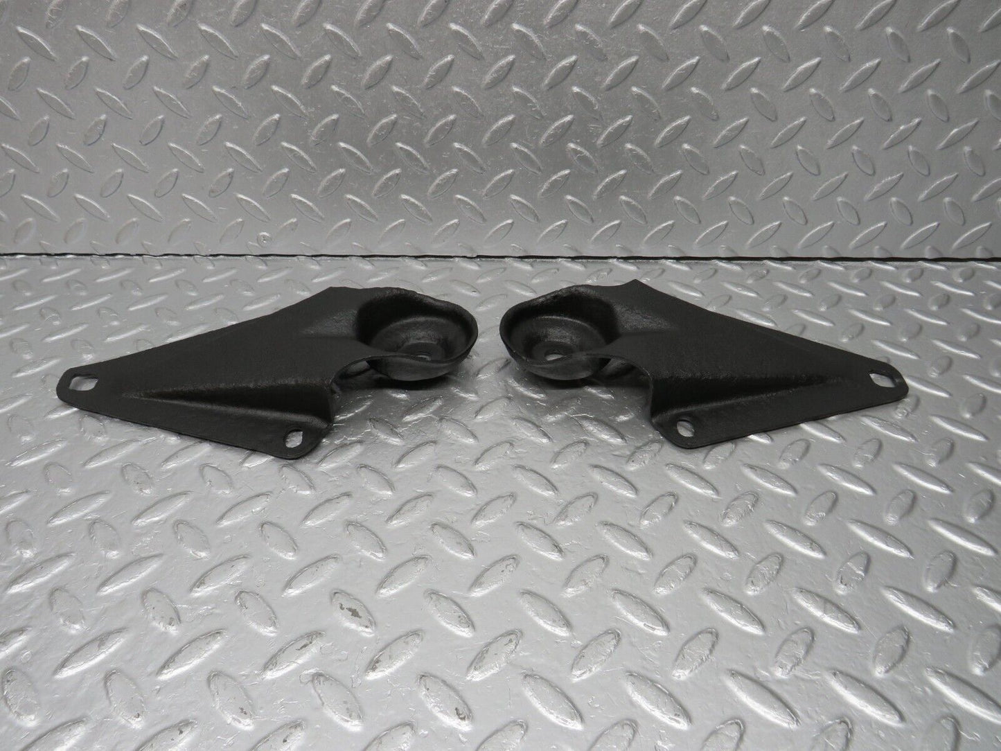 40377 Mercedes-Benz W110 230 Rear Suspension Axle Mounting Bracket