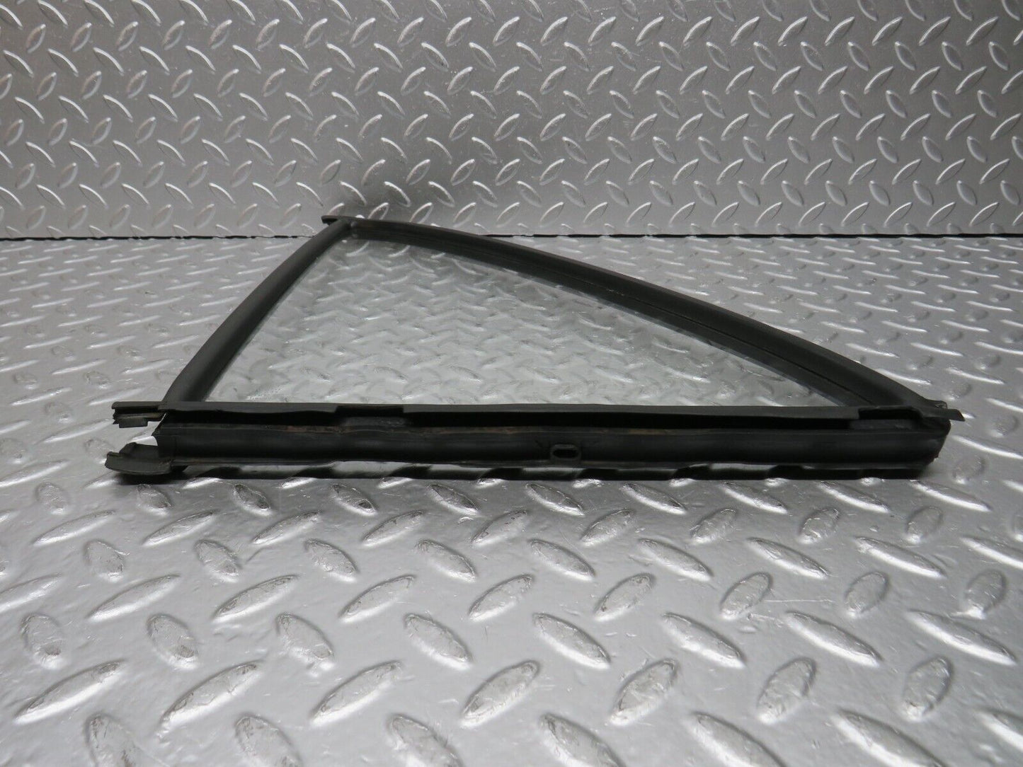 31095 Mercedes-Benz W123 200D Rear Left Quarter Window 1237350124