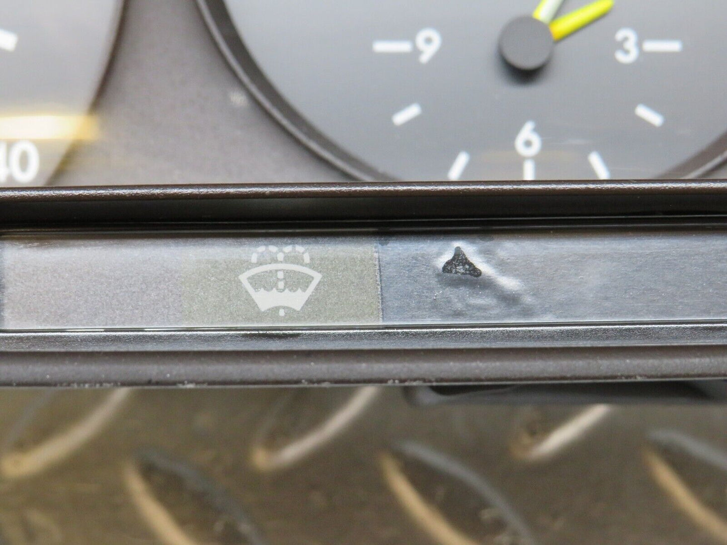 36528 Mercedes-Benz W201 190E Instrument Cluster 2015438321 2015422306