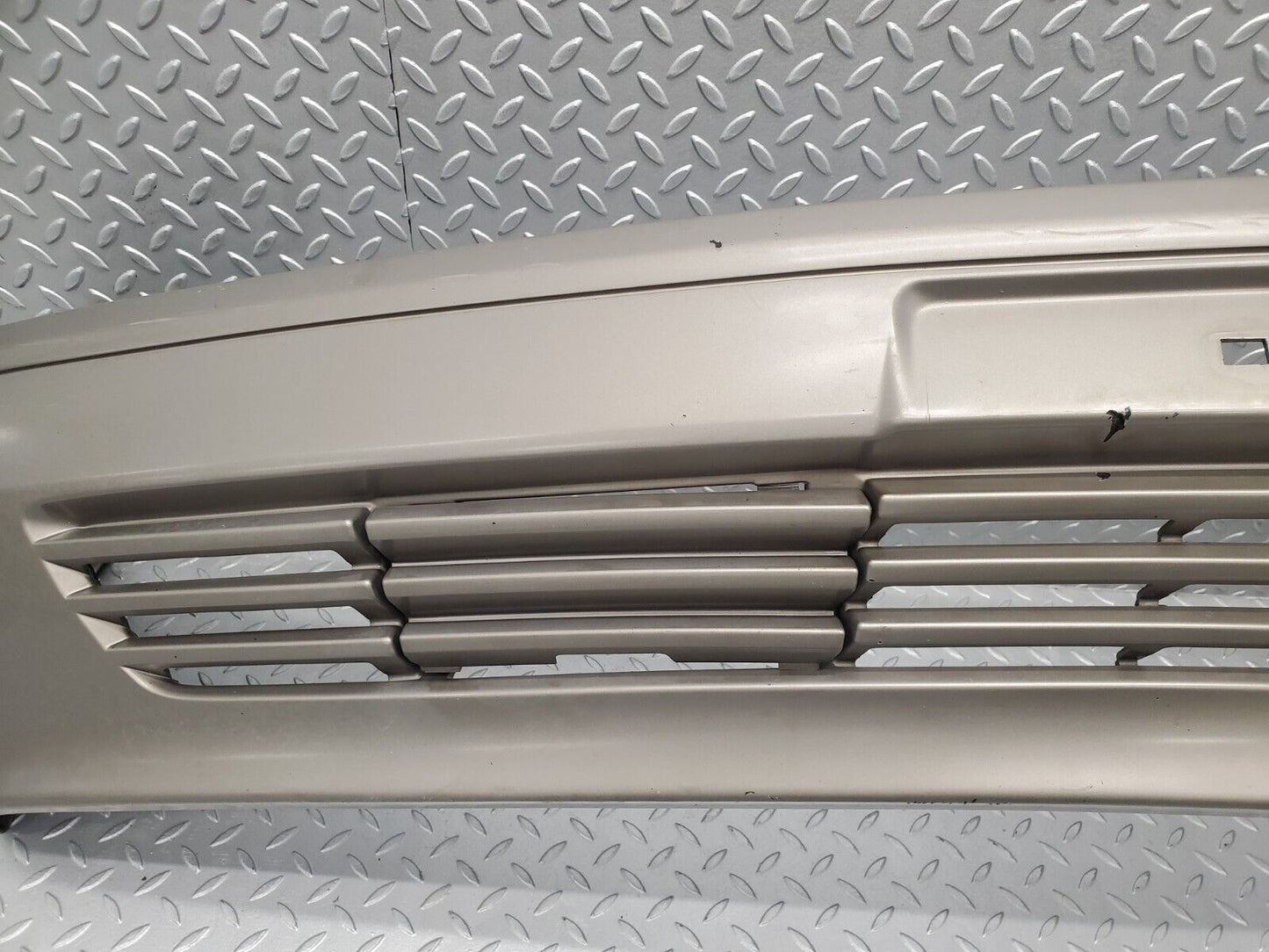 46099 Mercedes-Benz W126 420SE Front Bumper 1268802440 1268800205