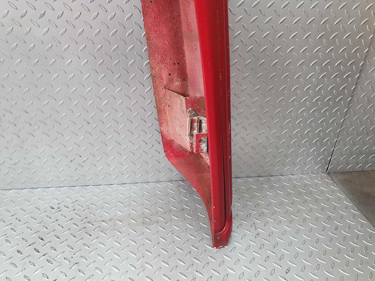 43841 Mercedes-Benz C126 380SEC Coupe Rear Bumper 1268850005 1268801114 1268801214