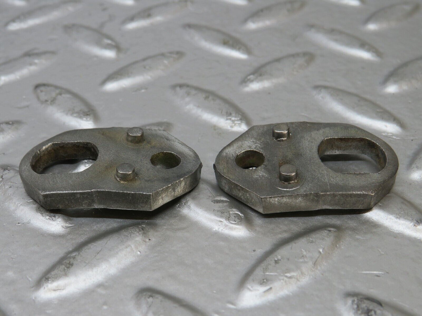 26259 Mercedes-Benz W116 450SE Fuel Injector Bracket 2 pcs